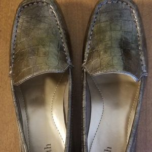 Ladies Loafers sz 5